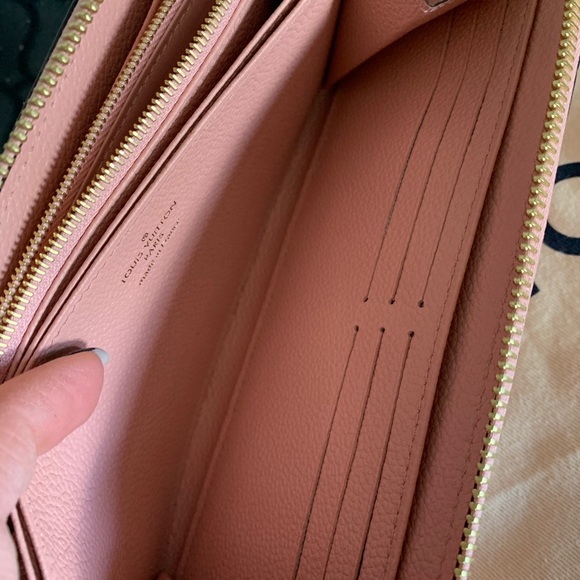 Sold Rare Louis Vuitton Rose Ballerine Zippy - Picture 11 of 13